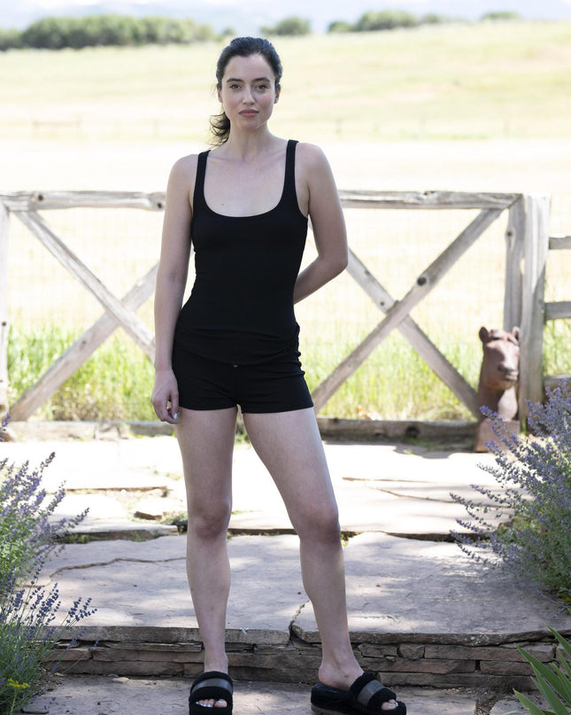 Ribbed tank top with shelf bra in black
